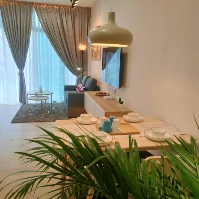 Mount Austin Palazio Studio 2B 1-4pax/Ikea/Toppen
