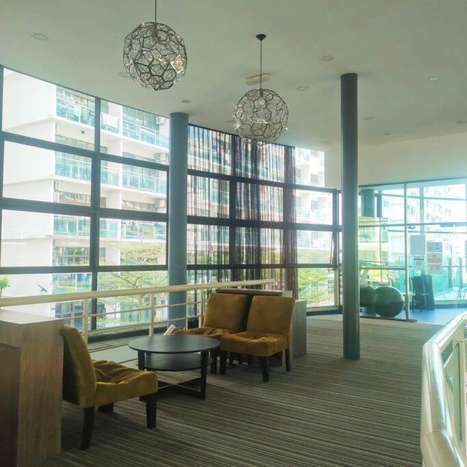 Mount Austin Palazio Studio 2B 1-4pax/Ikea/Toppen