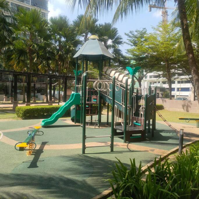 Mount Austin Palazio Studio 2B 1-4pax/Ikea/Toppen