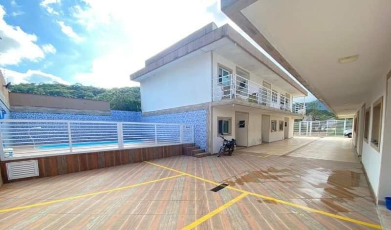 Apto com piscina 700 mts Praia Maranduba Ubatuba