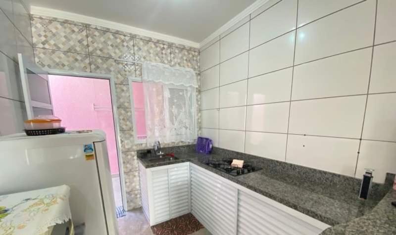 Apto com piscina 700 mts Praia Maranduba Ubatuba