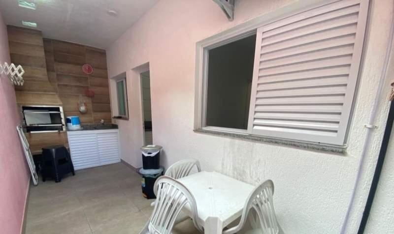 Apto com piscina 700 mts Praia Maranduba Ubatuba