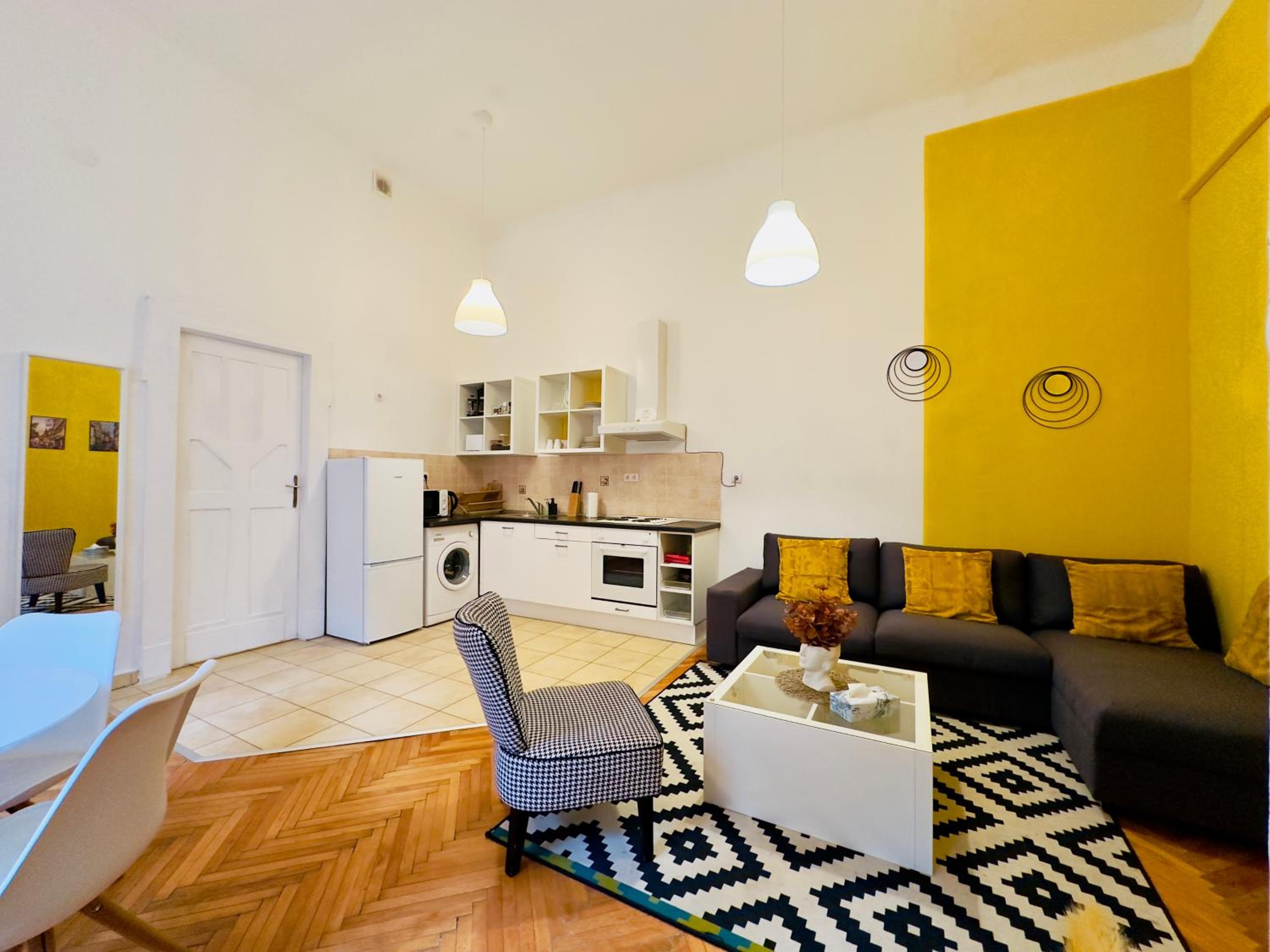 Peaceful Central 1BR with AC - Yellow House view 4