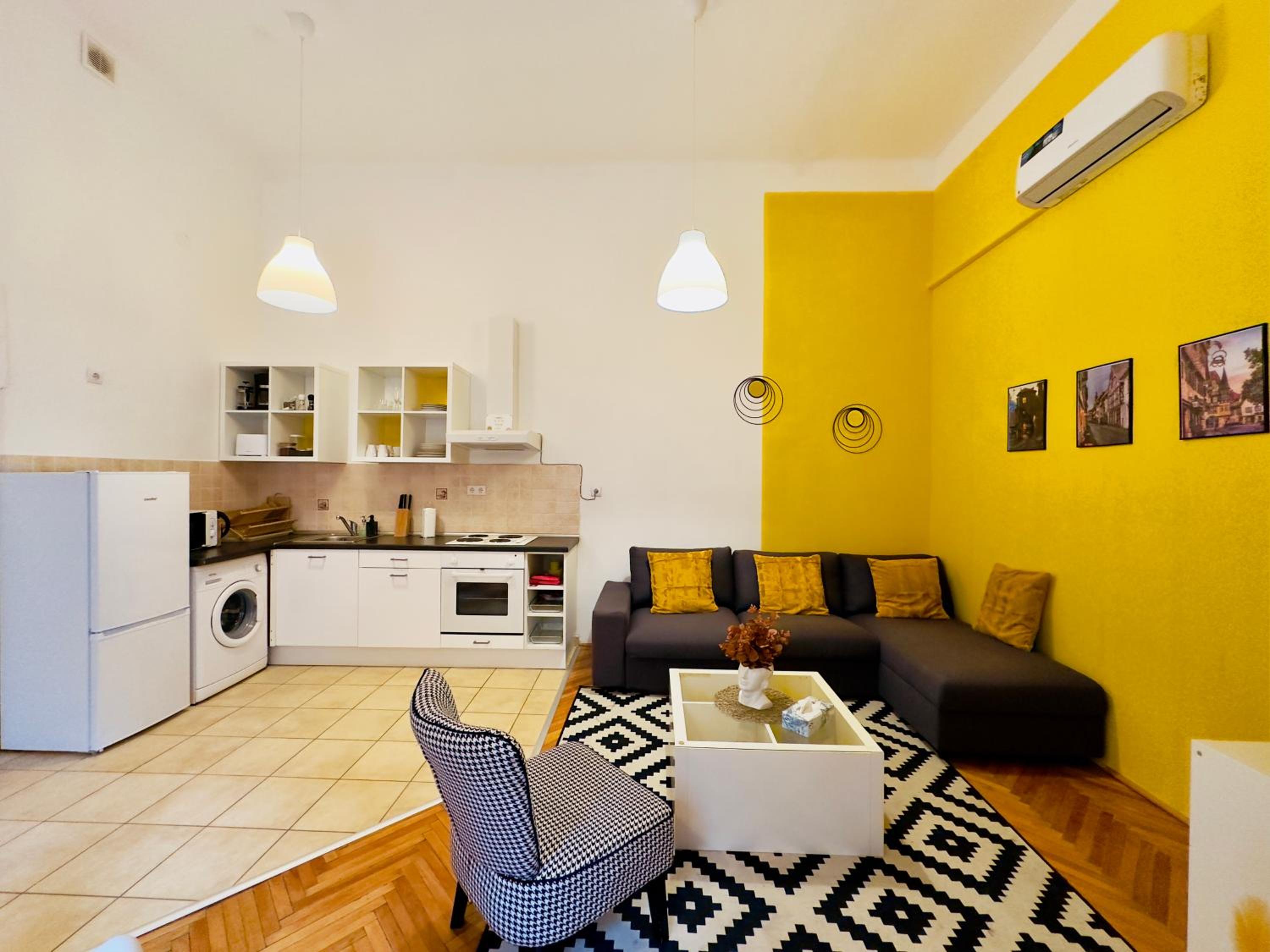 Peaceful Central 1BR with AC - Yellow House view 3