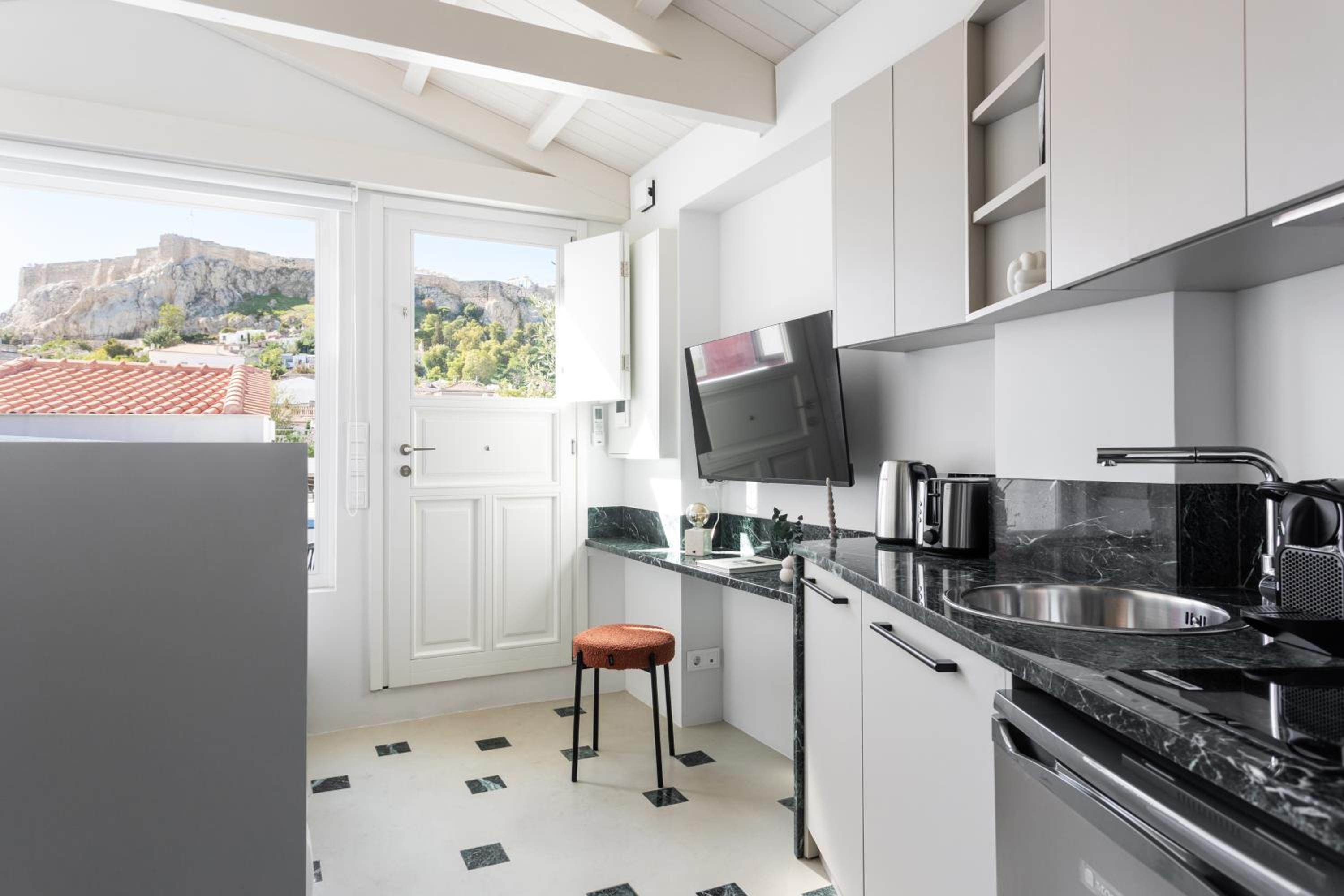 Elysian Apartments in Plaka by UPSTREET