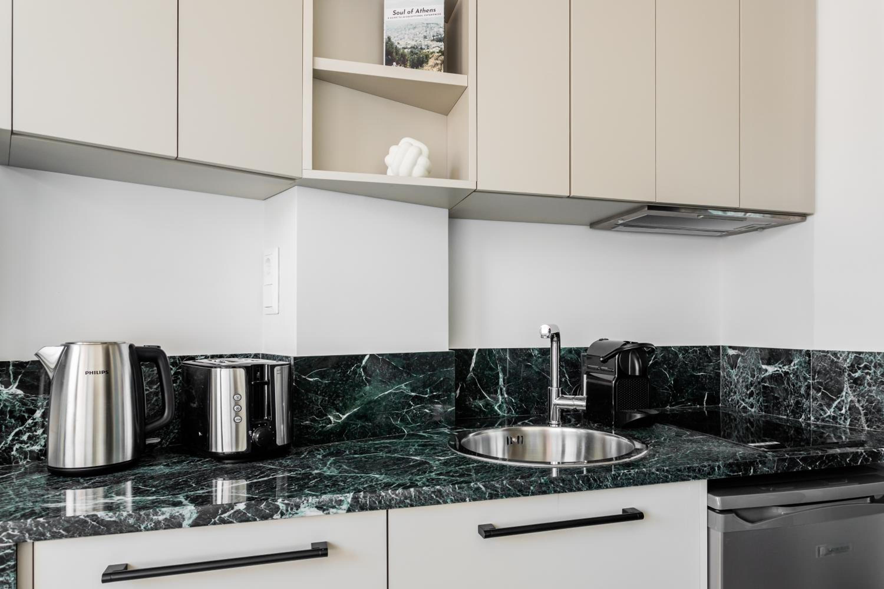 Elysian Apartments in Plaka by UPSTREET