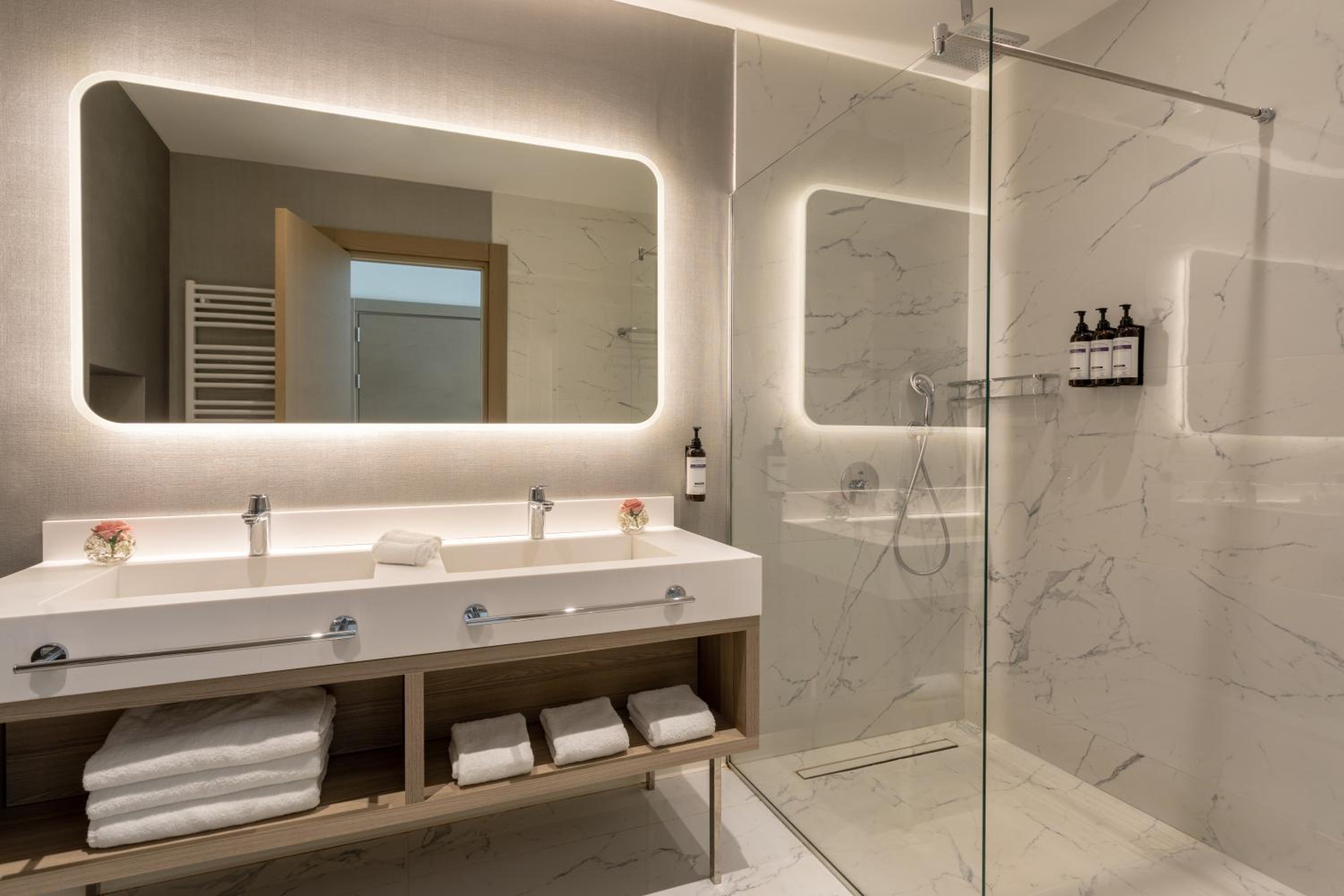 Hyatt Regency Kotor Bay Resort 5