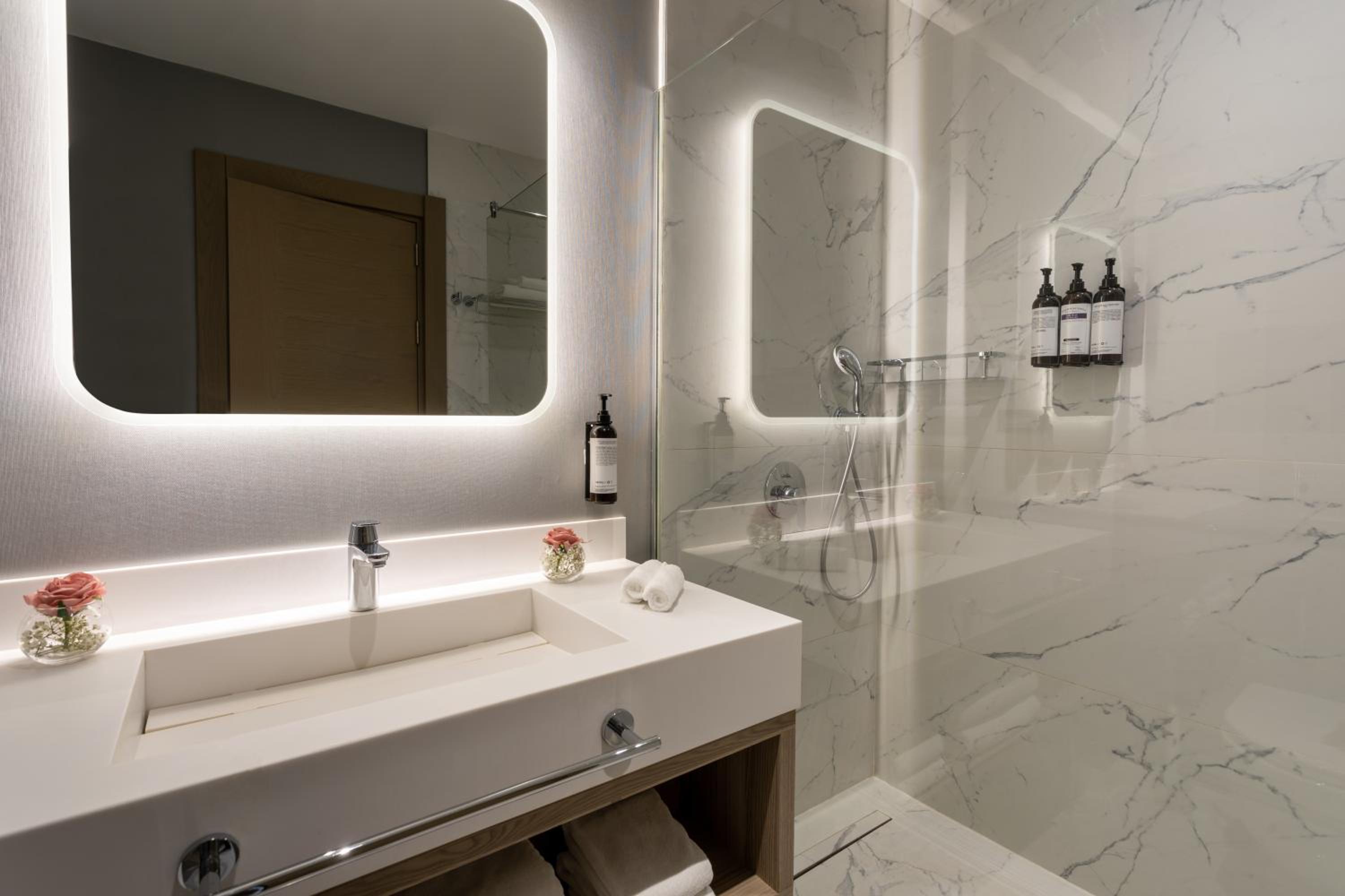 Hyatt Regency Kotor Bay Resort 13