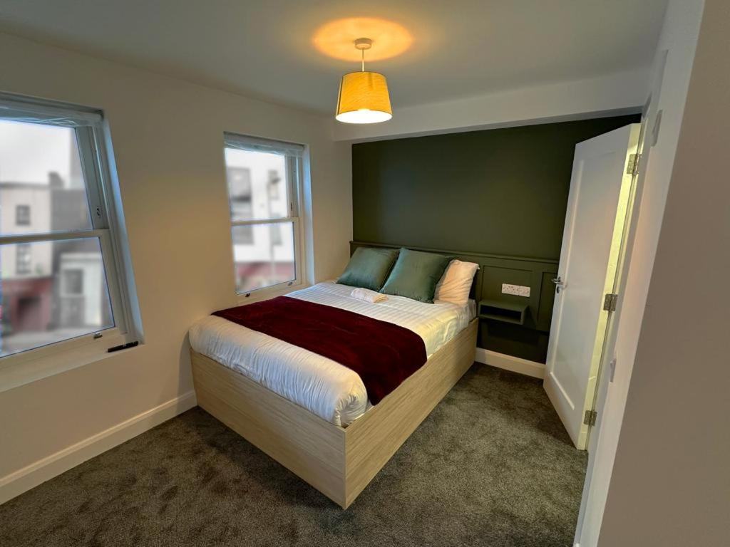 Mary Mullen's Rooms Eyre Square. view 5
