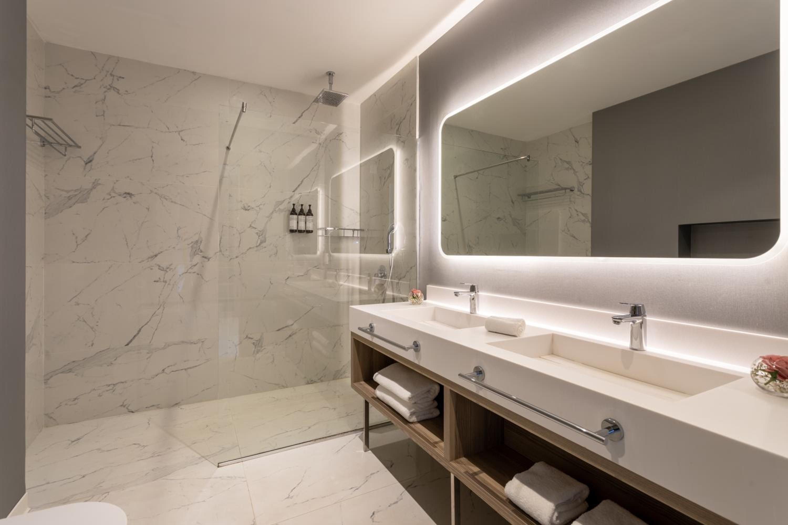 Hyatt Regency Kotor Bay Resort 35