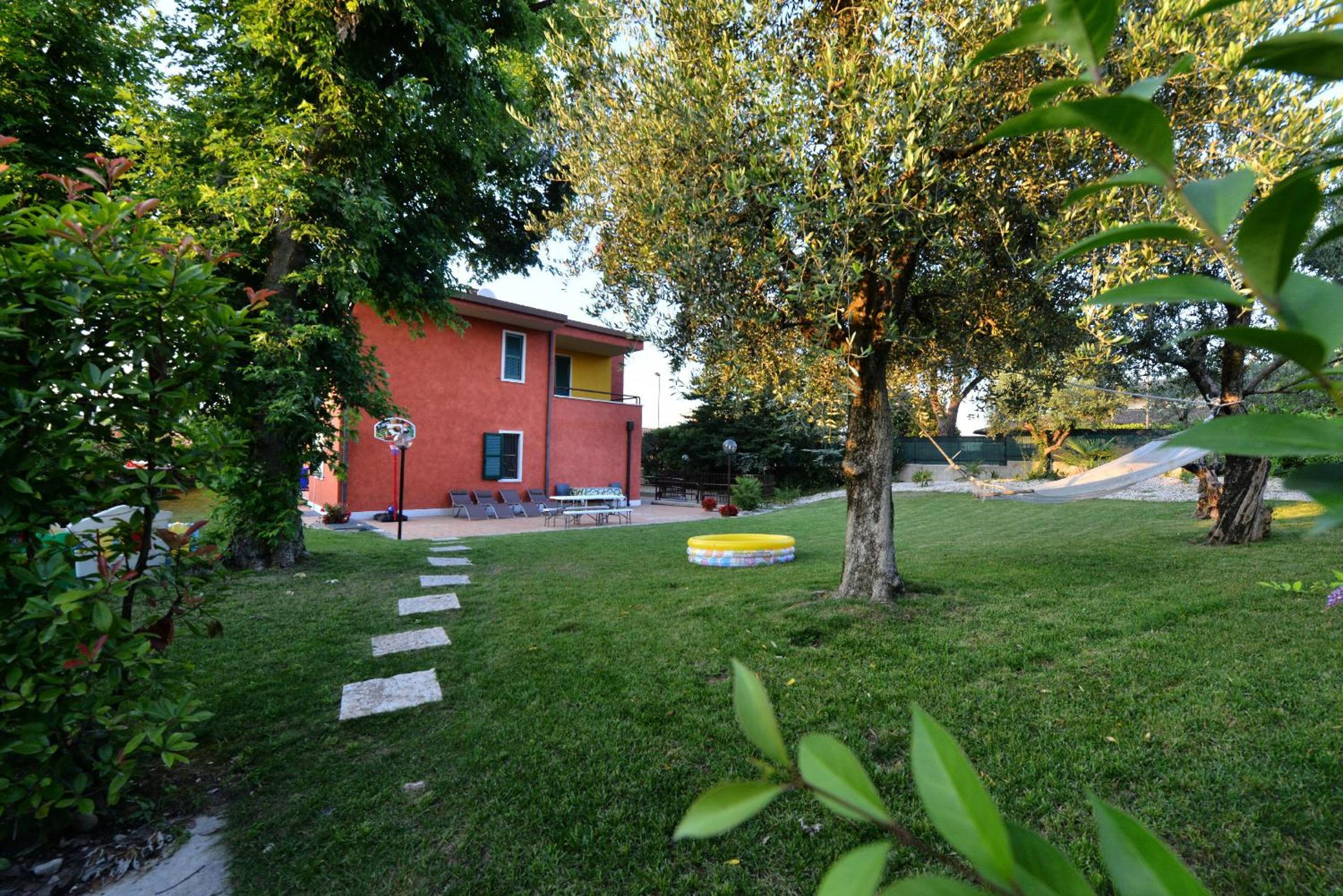 Photo 33