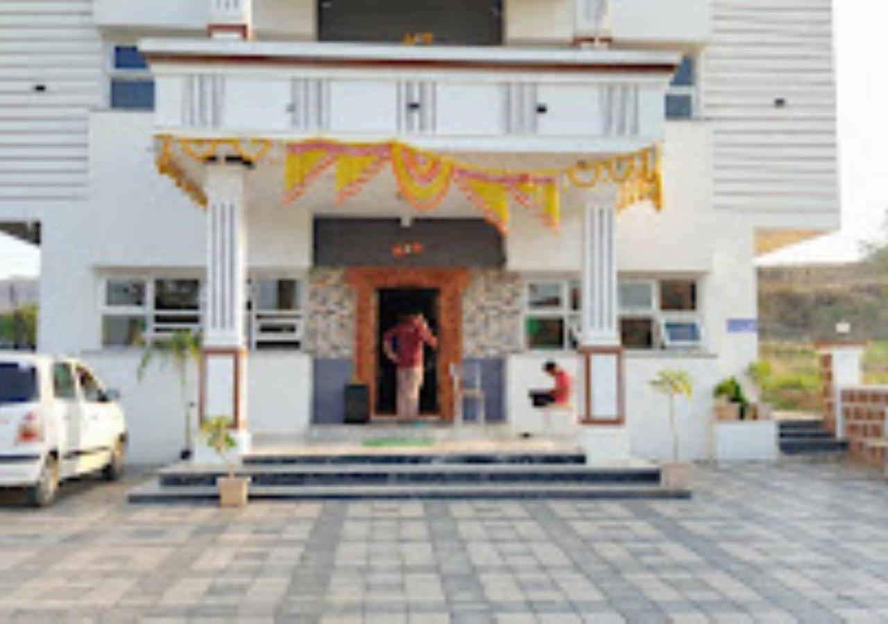 Nanashri Guest House & Restaurants Pimpalgaon view 5