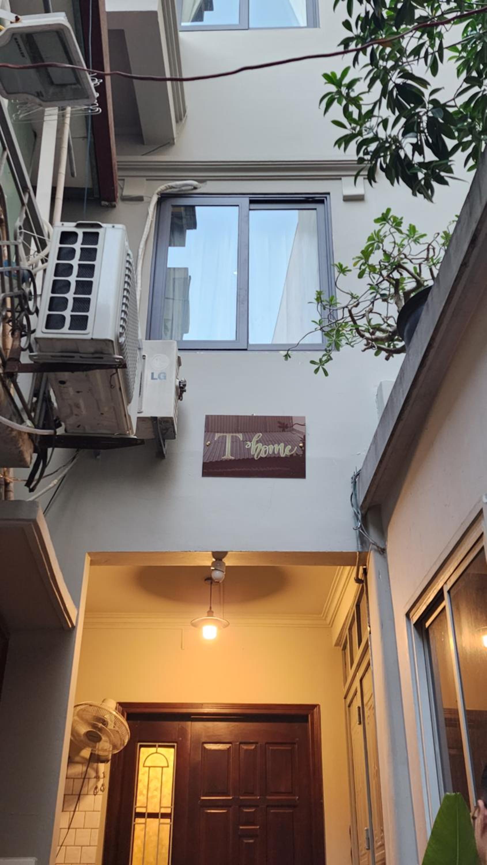 T Home Balcony