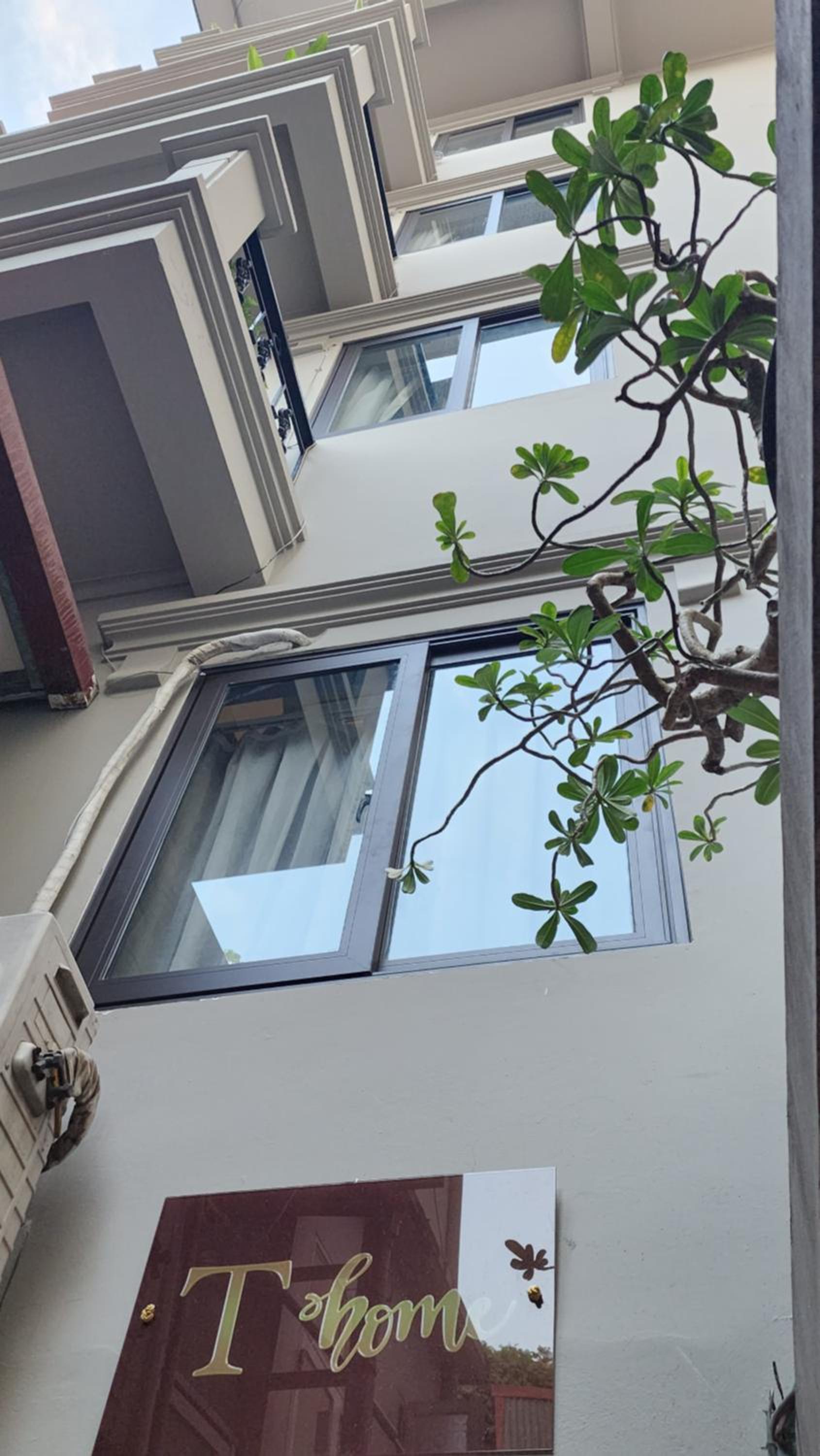 T Home Balcony