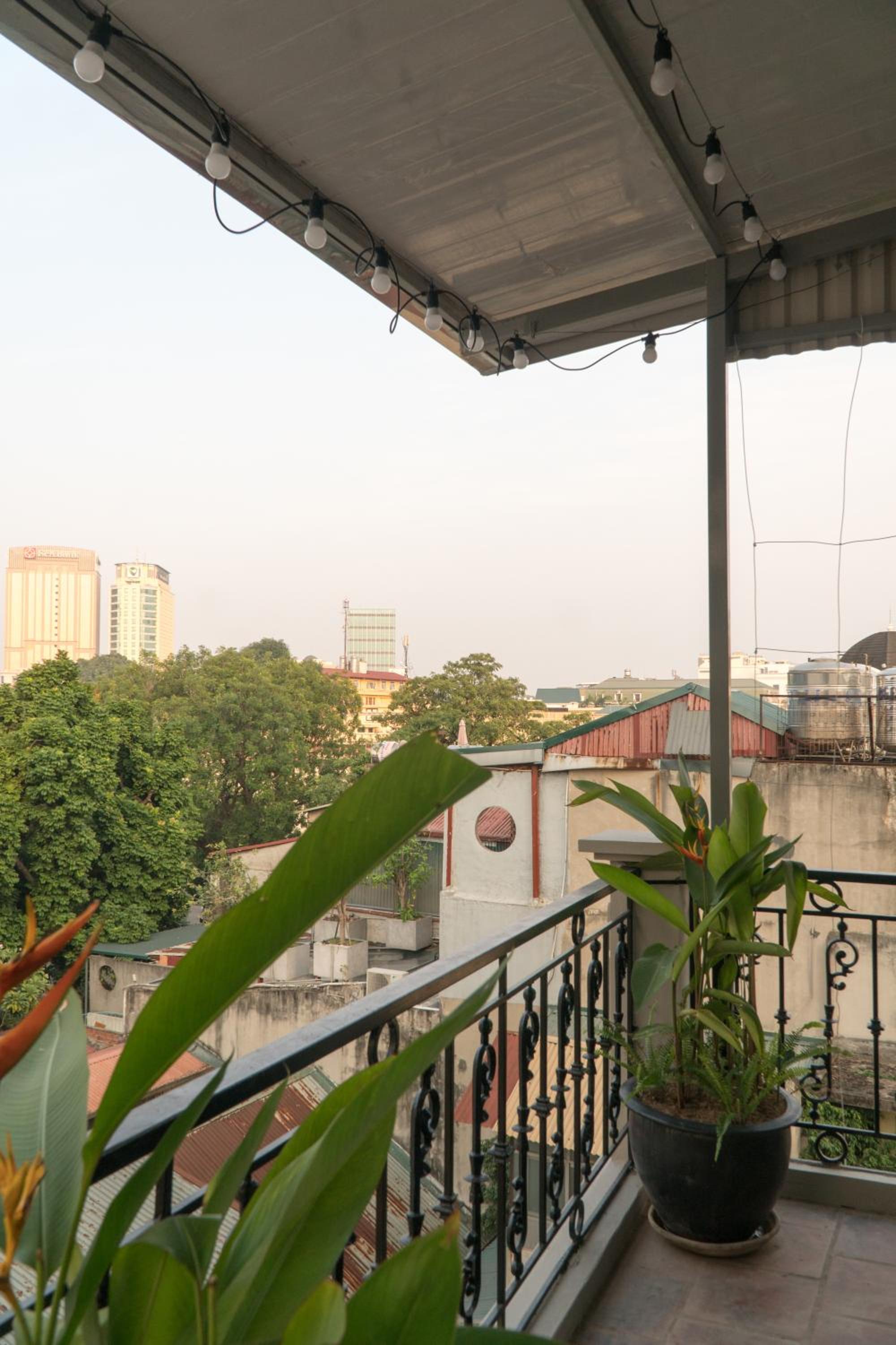 T Home Balcony