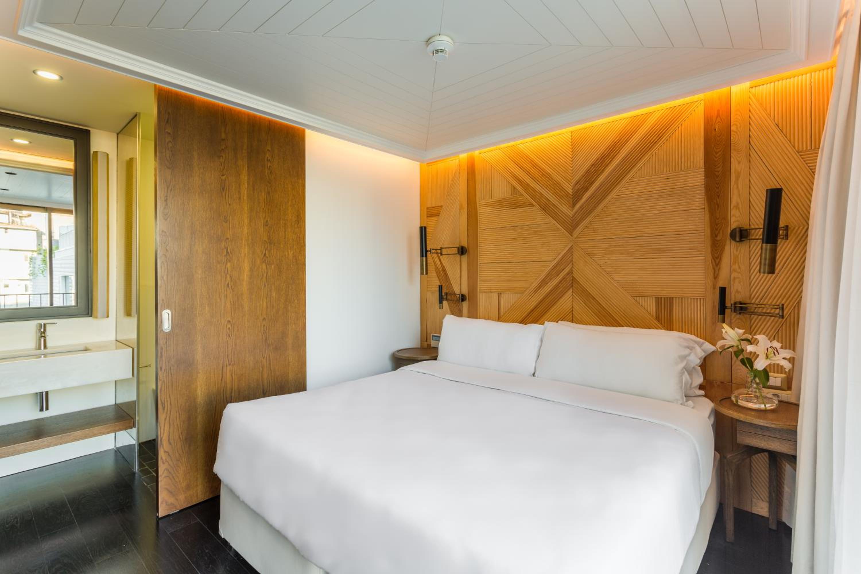 Room Mate Emir - Image 82