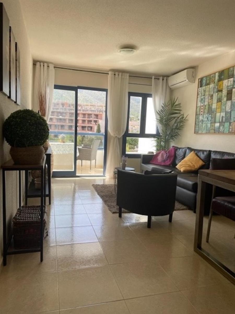 south facing 2 bedroom apartment in centre Albir photo 3