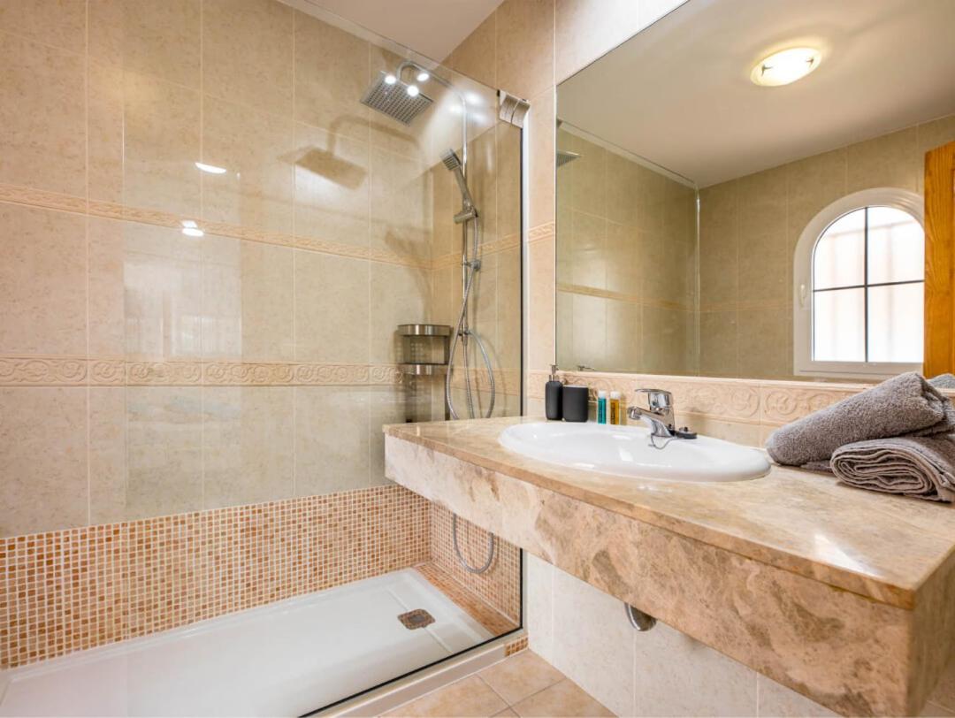 PRIMERA LUXURY HOUSE