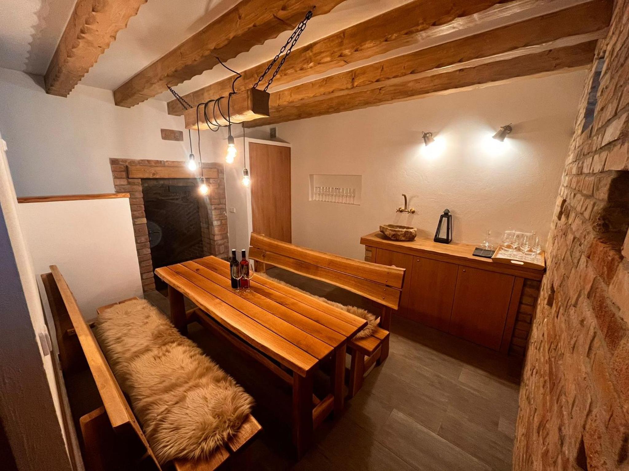 Vinoza - ubytování a vinný sklep Velké Bílovice Pod Vinicí