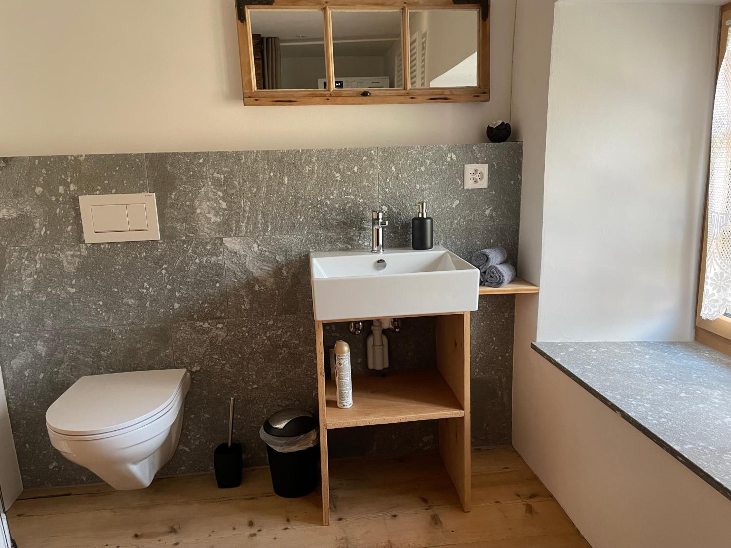 Wohnung gemütlich mit Stil „la tgea cotschna“ view 4