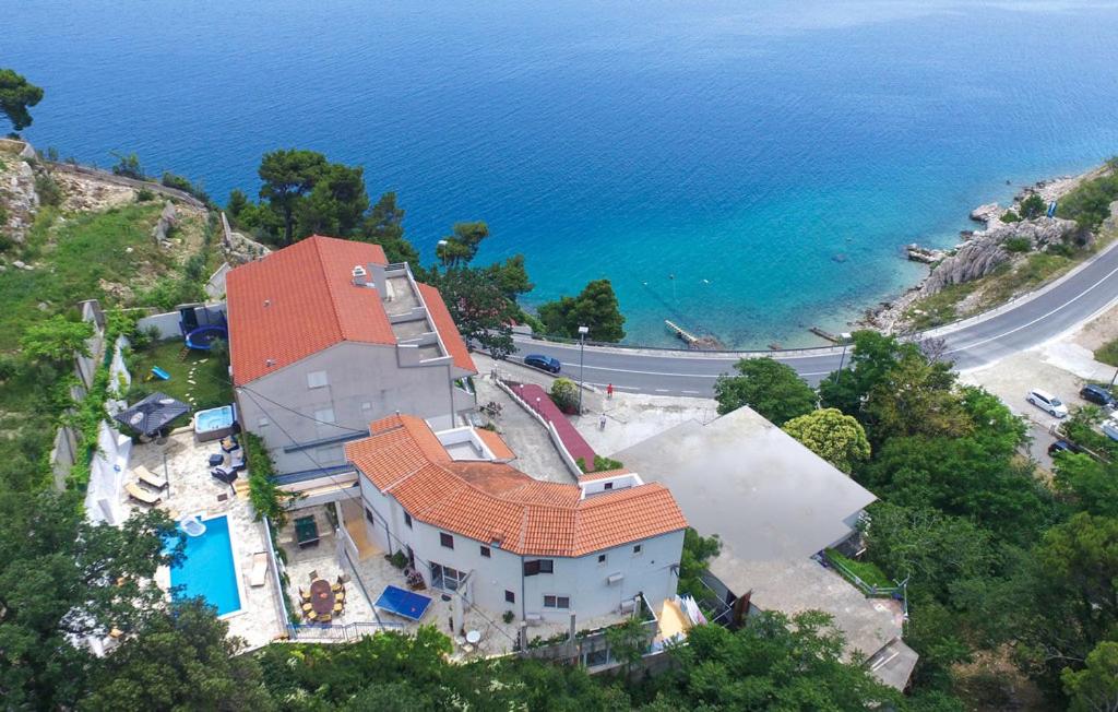 Caleta Seaview Suites - Pool & Jacuzzi