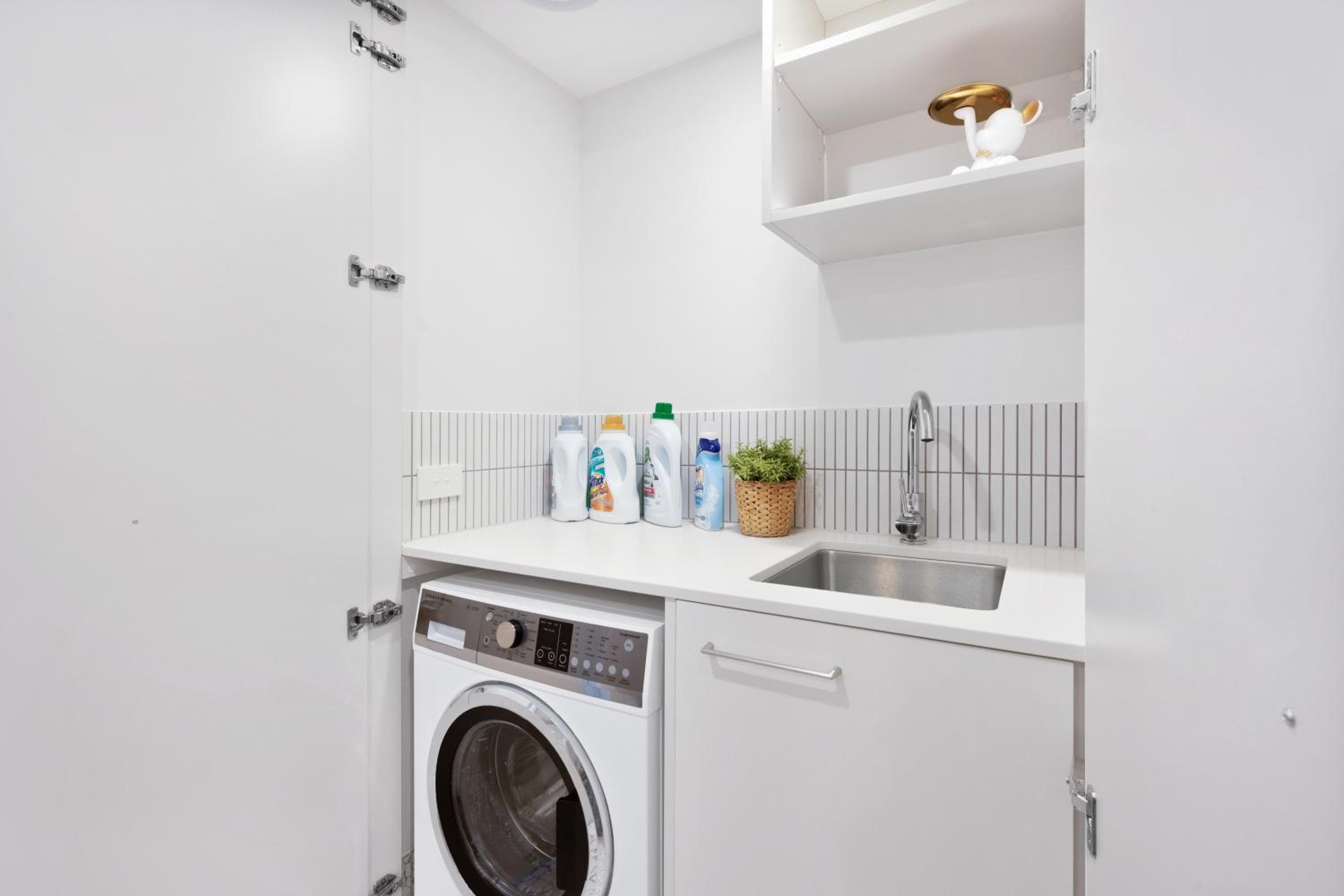 Kashmir, Modern and luxury 2BR 2BA, Fast WiFi & Netflix, Free Parking, Central Location, near CBD