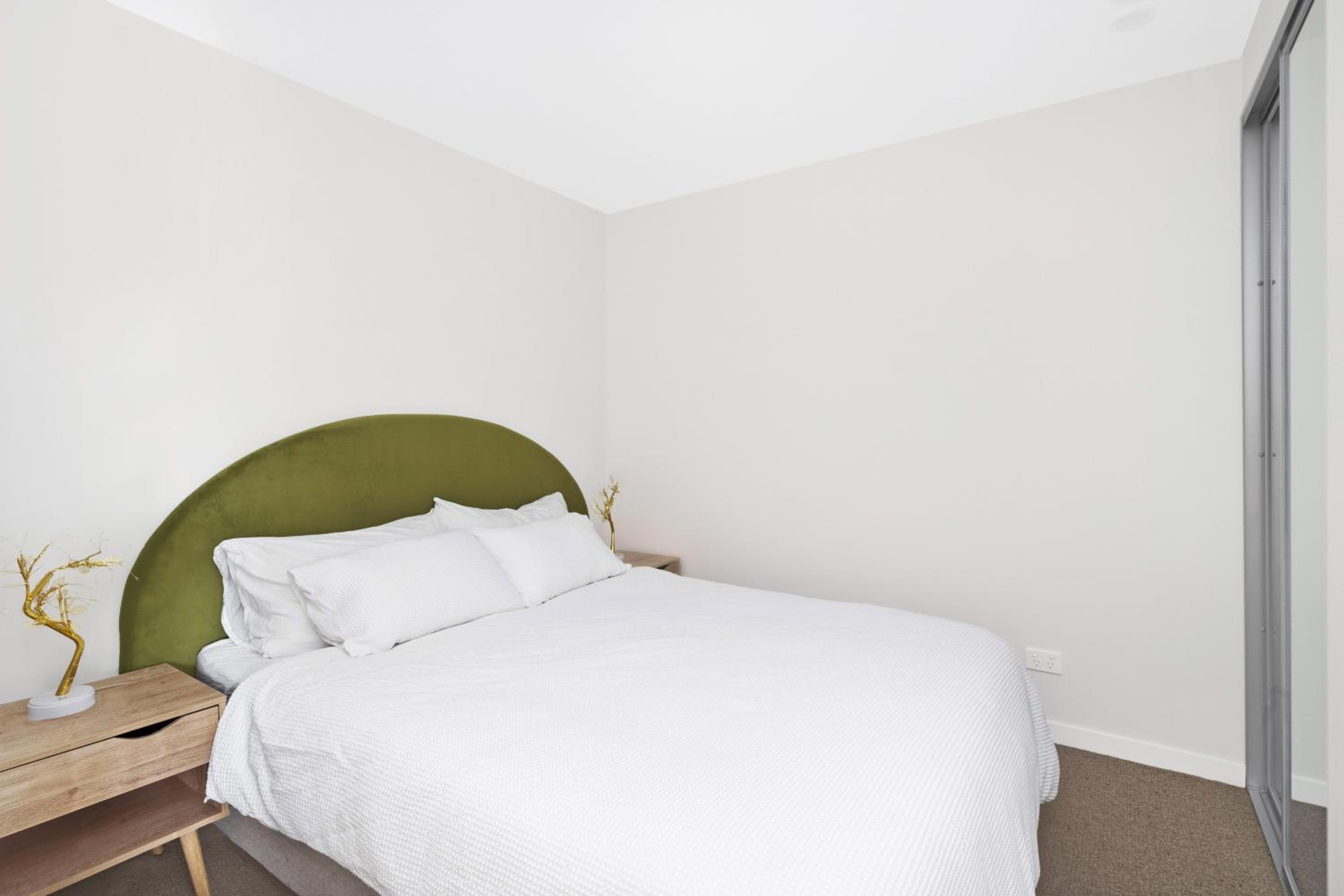 Kashmir, Modern and luxury 2BR 2BA, Fast WiFi & Netflix, Free Parking, Central Location, near CBD