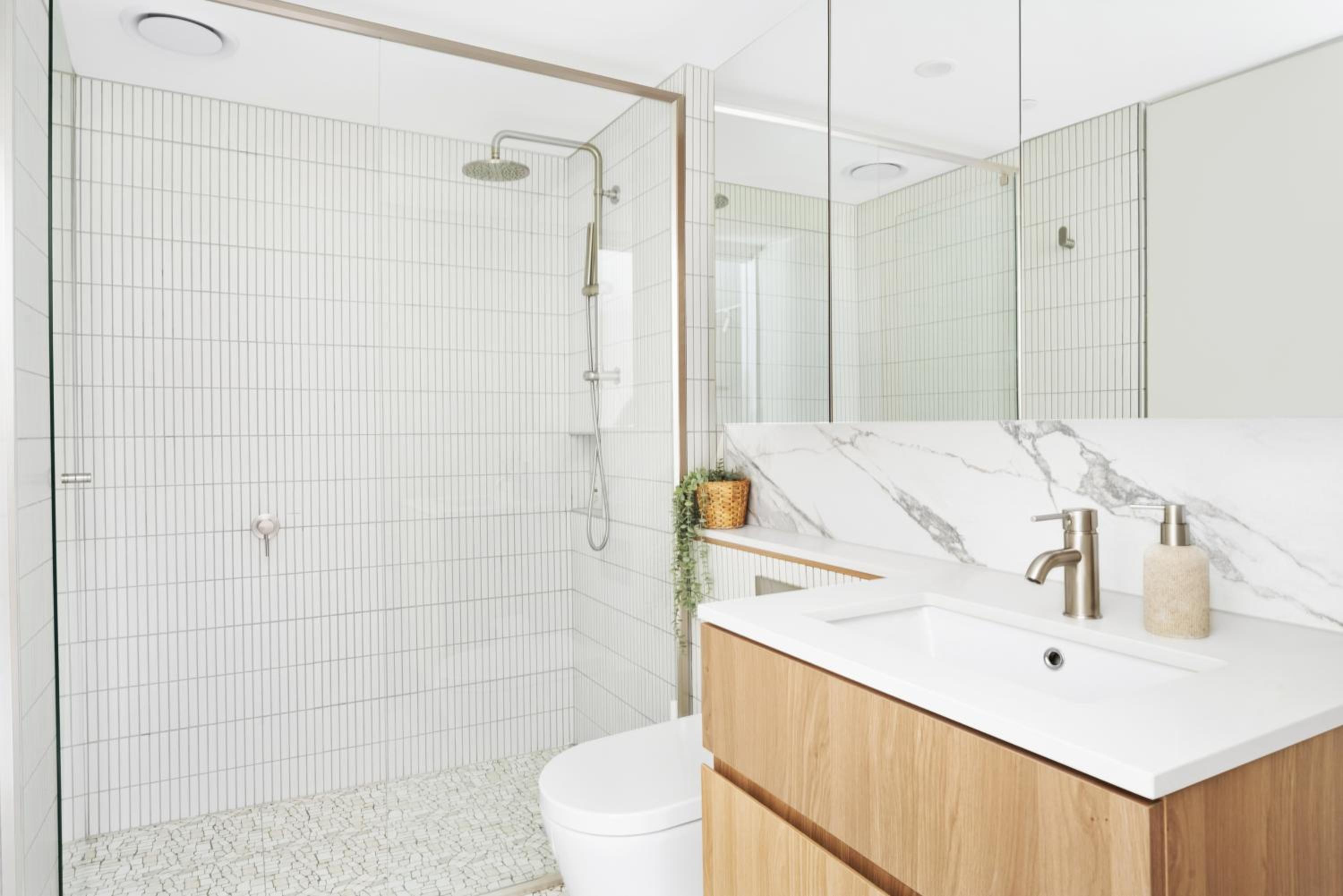 Kashmir, Modern and luxury 2BR 2BA, Fast WiFi & Netflix, Free Parking, Central Location, near CBD