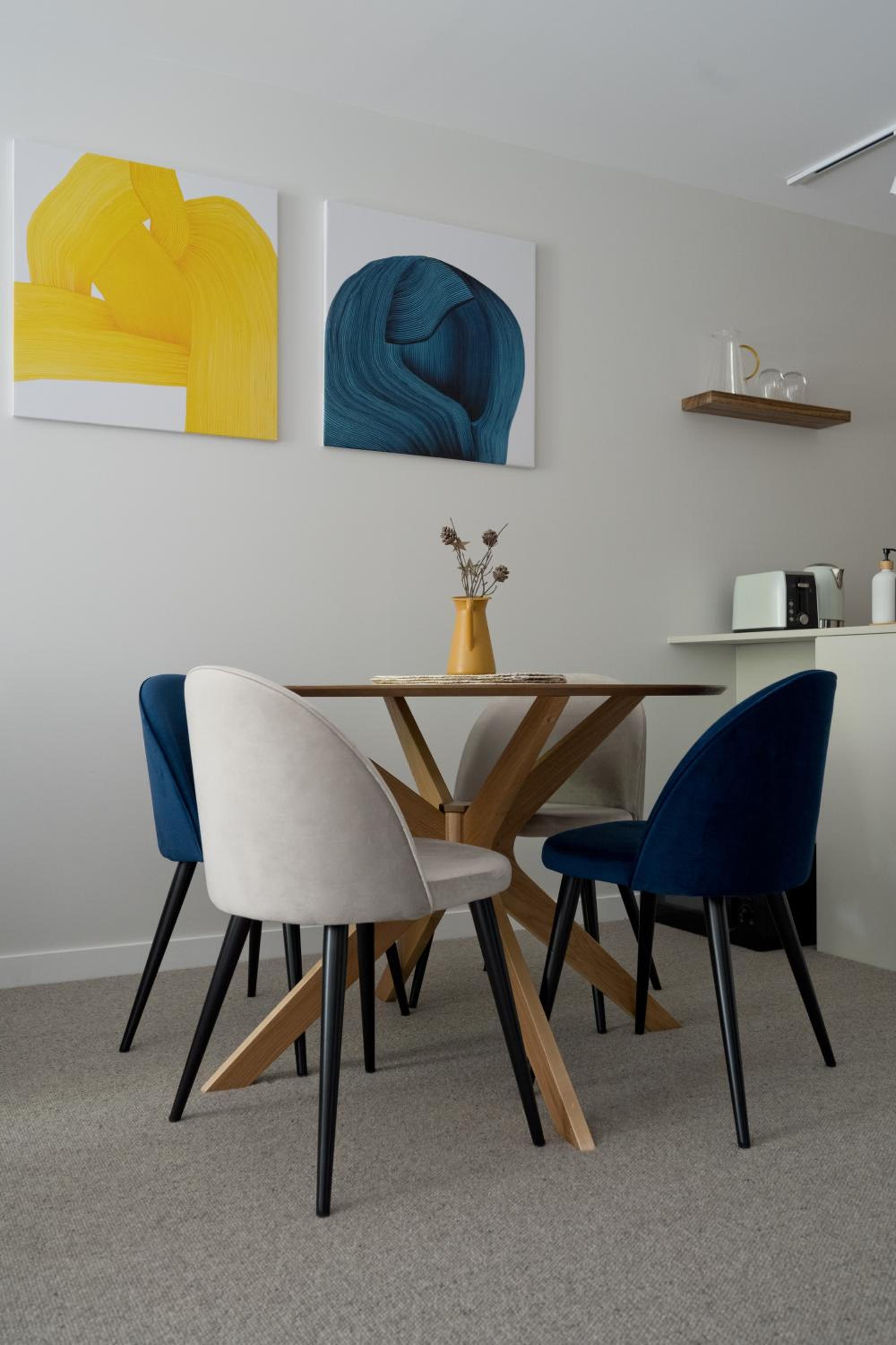 Kashmir, Modern and luxury 2BR 2BA, Fast WiFi & Netflix, Free Parking, Central Location, near CBD
