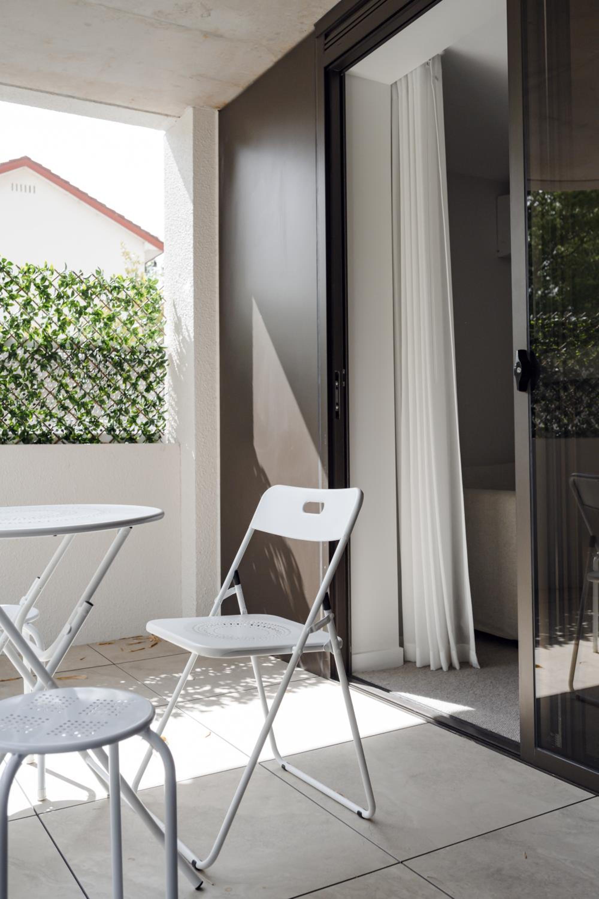 Kashmir, Modern and luxury 2BR 2BA, Fast WiFi & Netflix, Free Parking, Central Location, near CBD