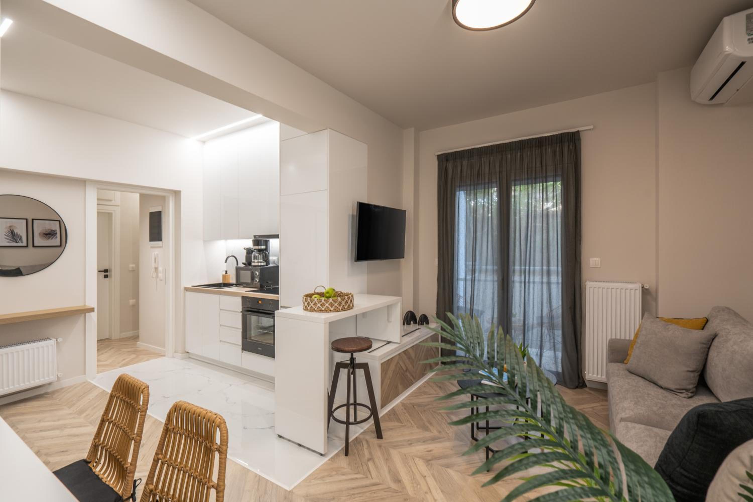 Charming two bedrooms Apartment walk to Acropolis
