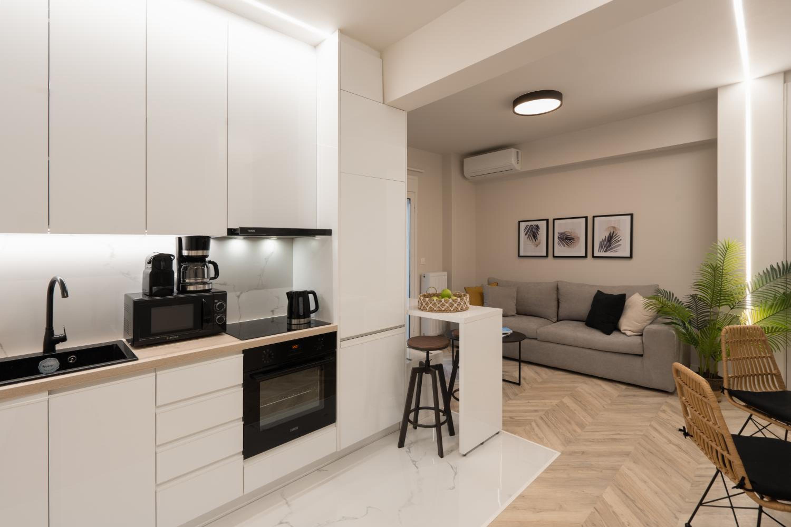 Charming two bedrooms Apartment walk to Acropolis
