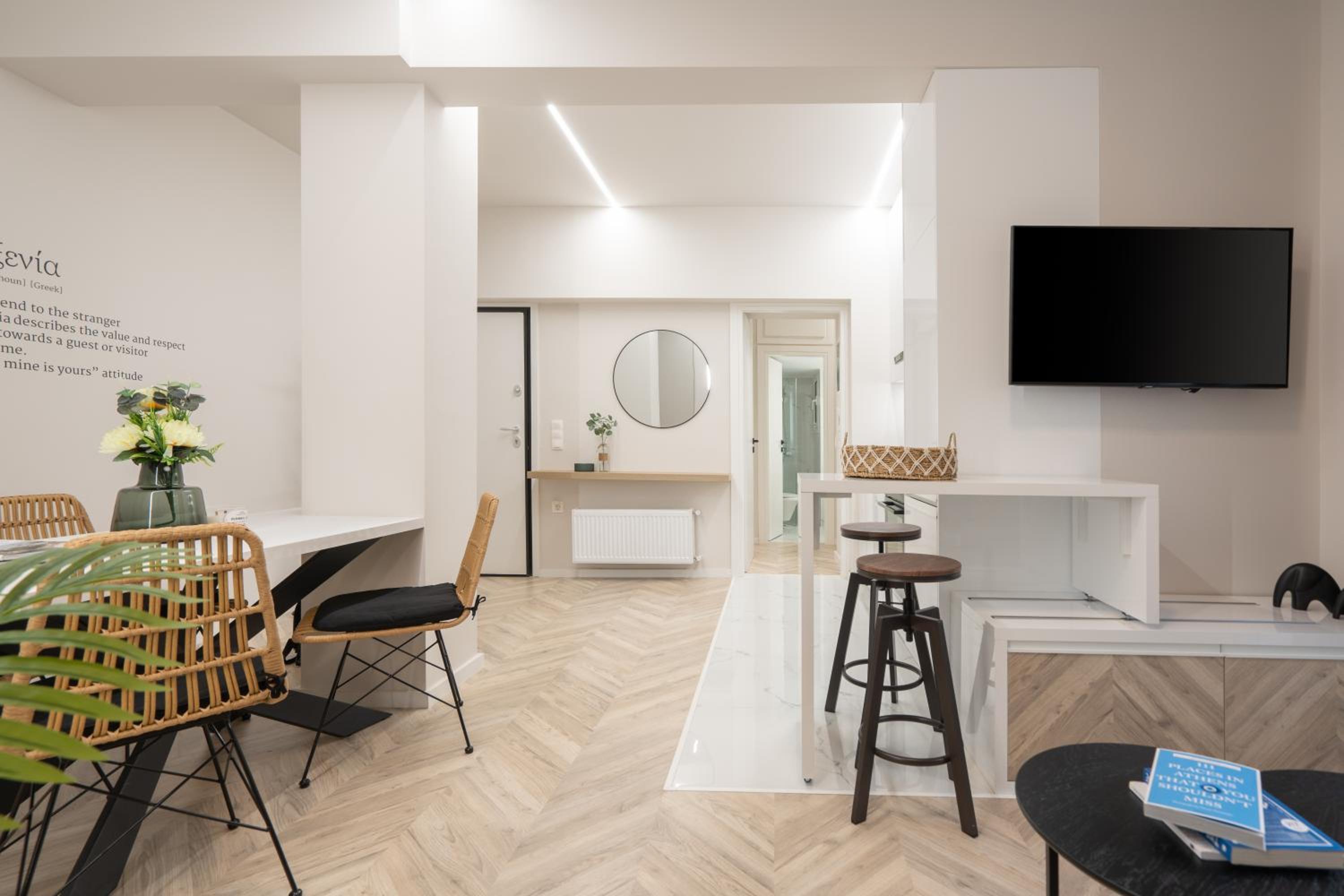 Charming two bedrooms Apartment walk to Acropolis