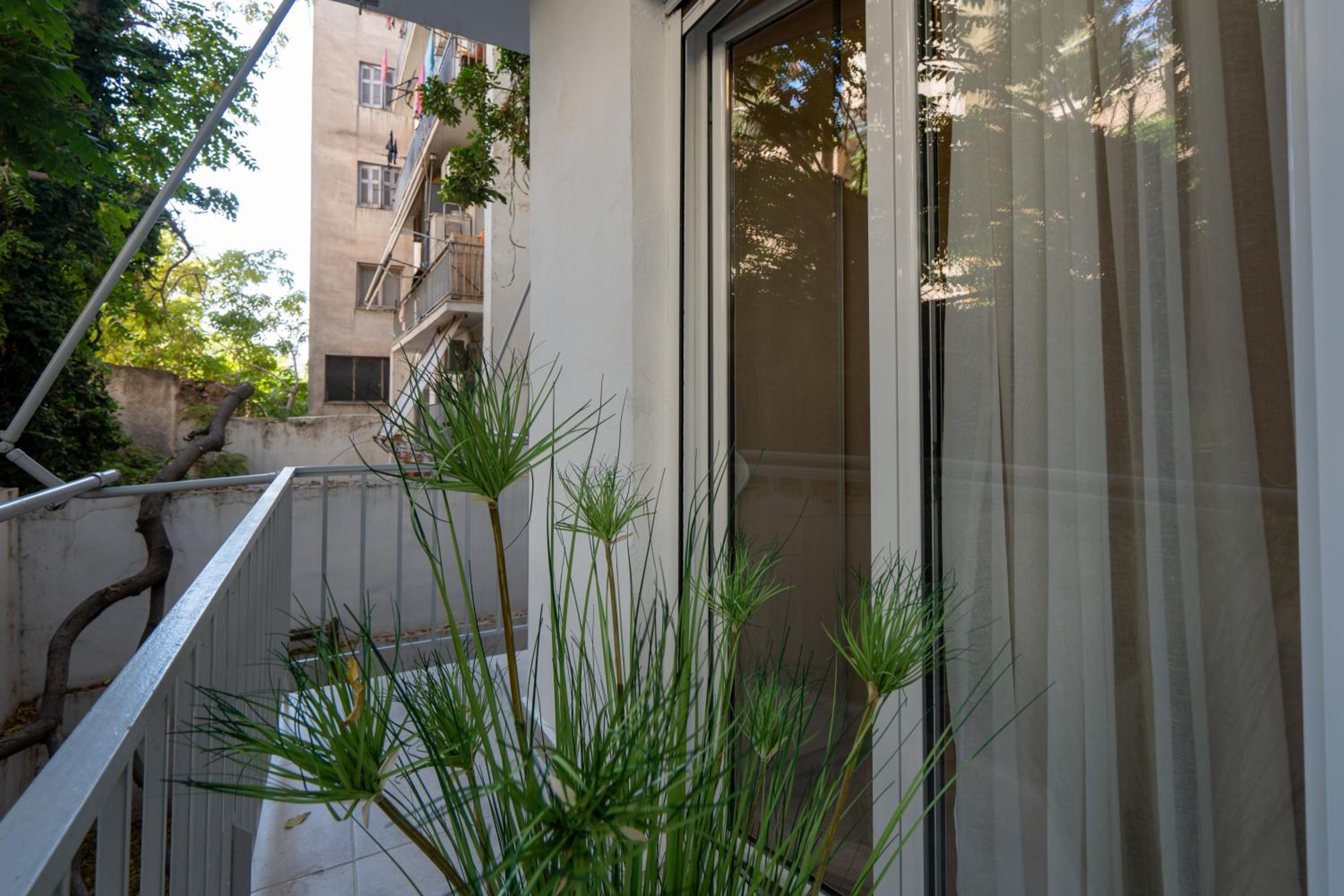 Charming two bedrooms Apartment walk to Acropolis