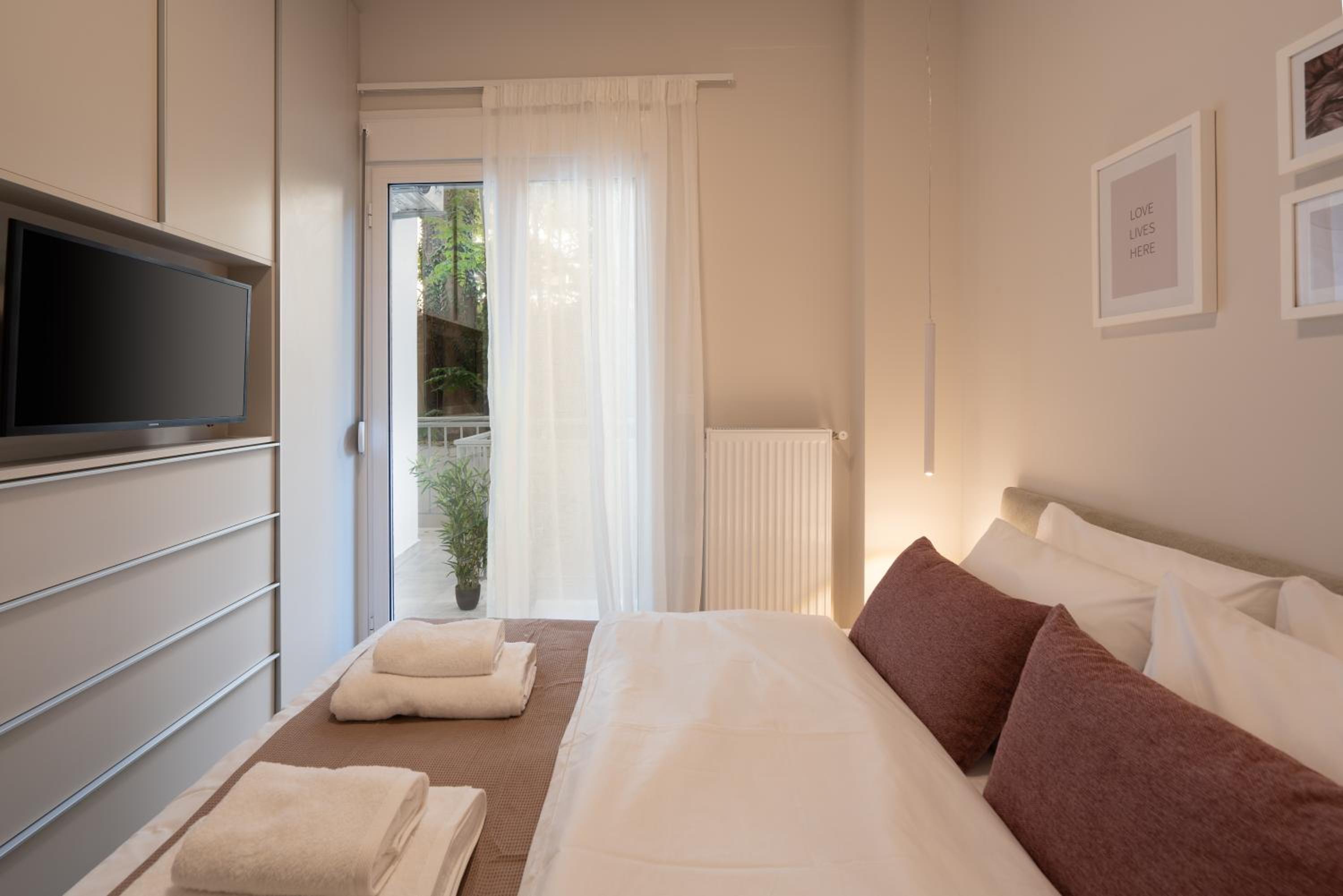 Charming two bedrooms Apartment walk to Acropolis