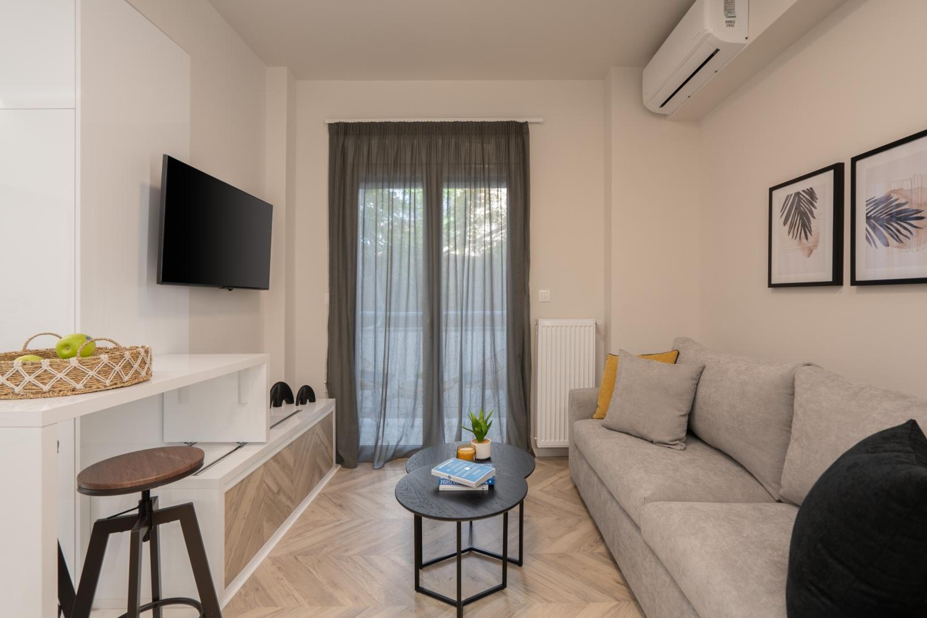 Charming two bedrooms Apartment walk to Acropolis