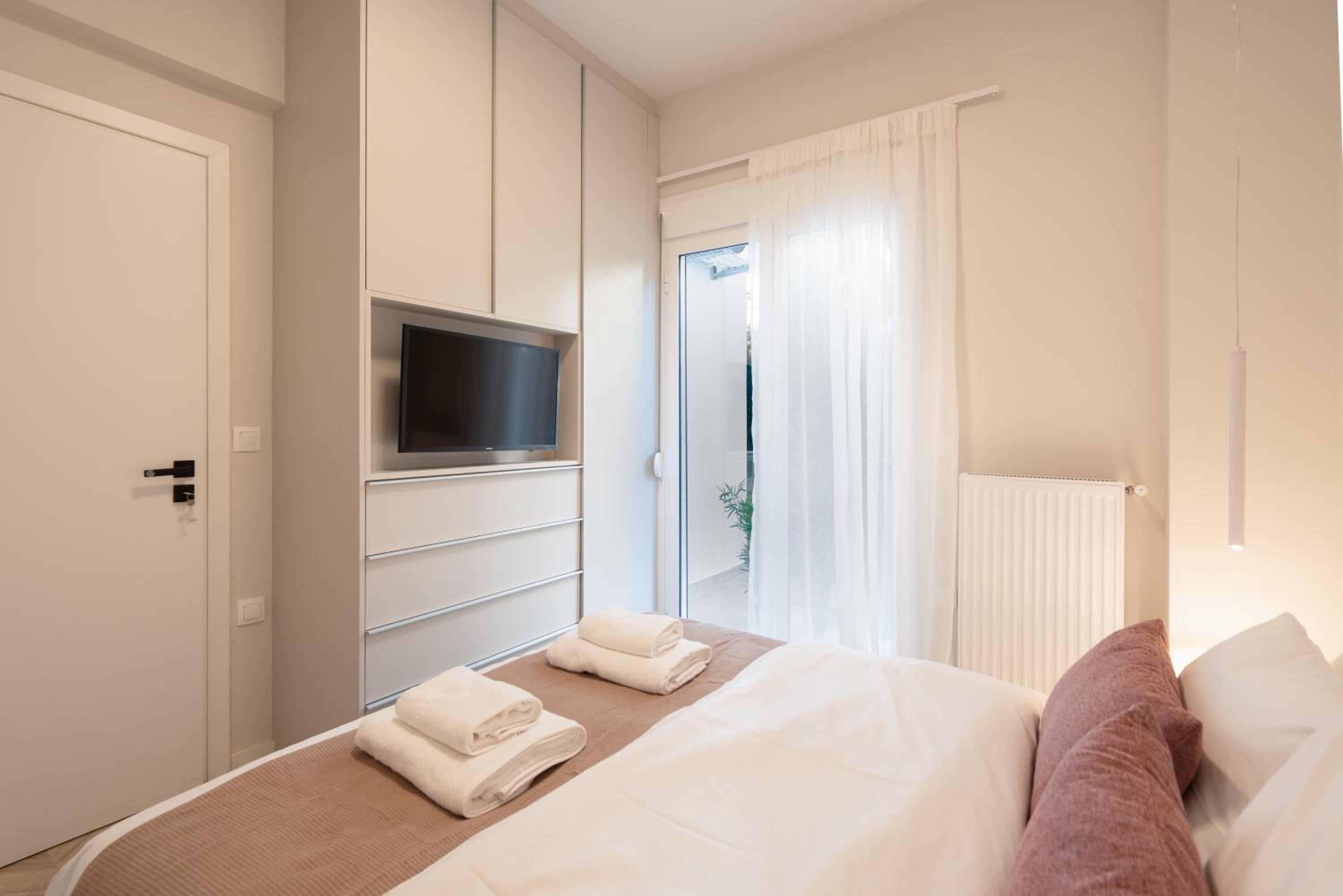 Charming two bedrooms Apartment walk to Acropolis
