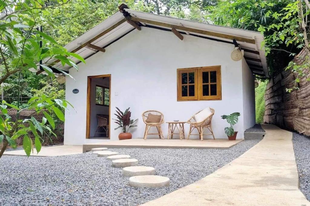 Coconut Cabin - Hiriketiya Beach