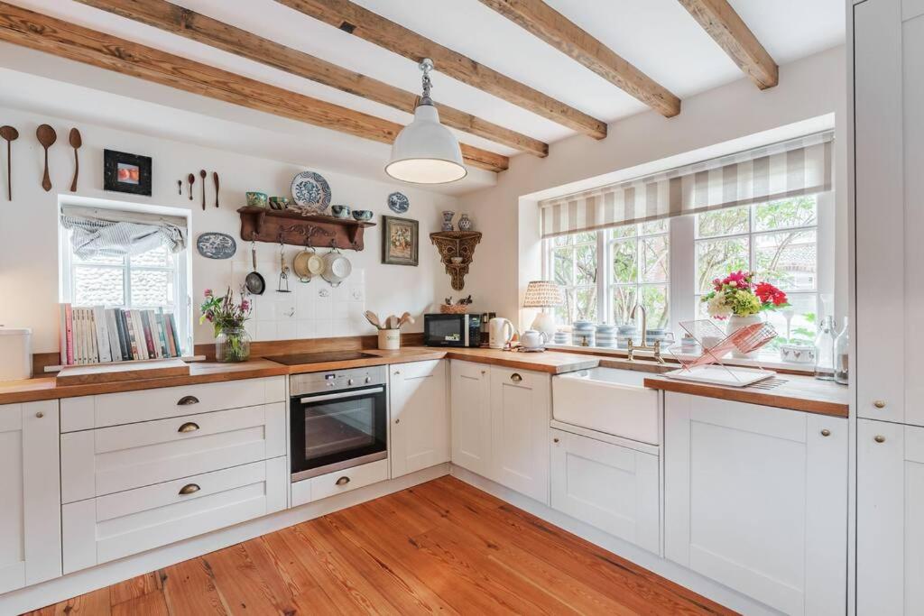 Quay Corner - Norfolk Cottage Agency view 4