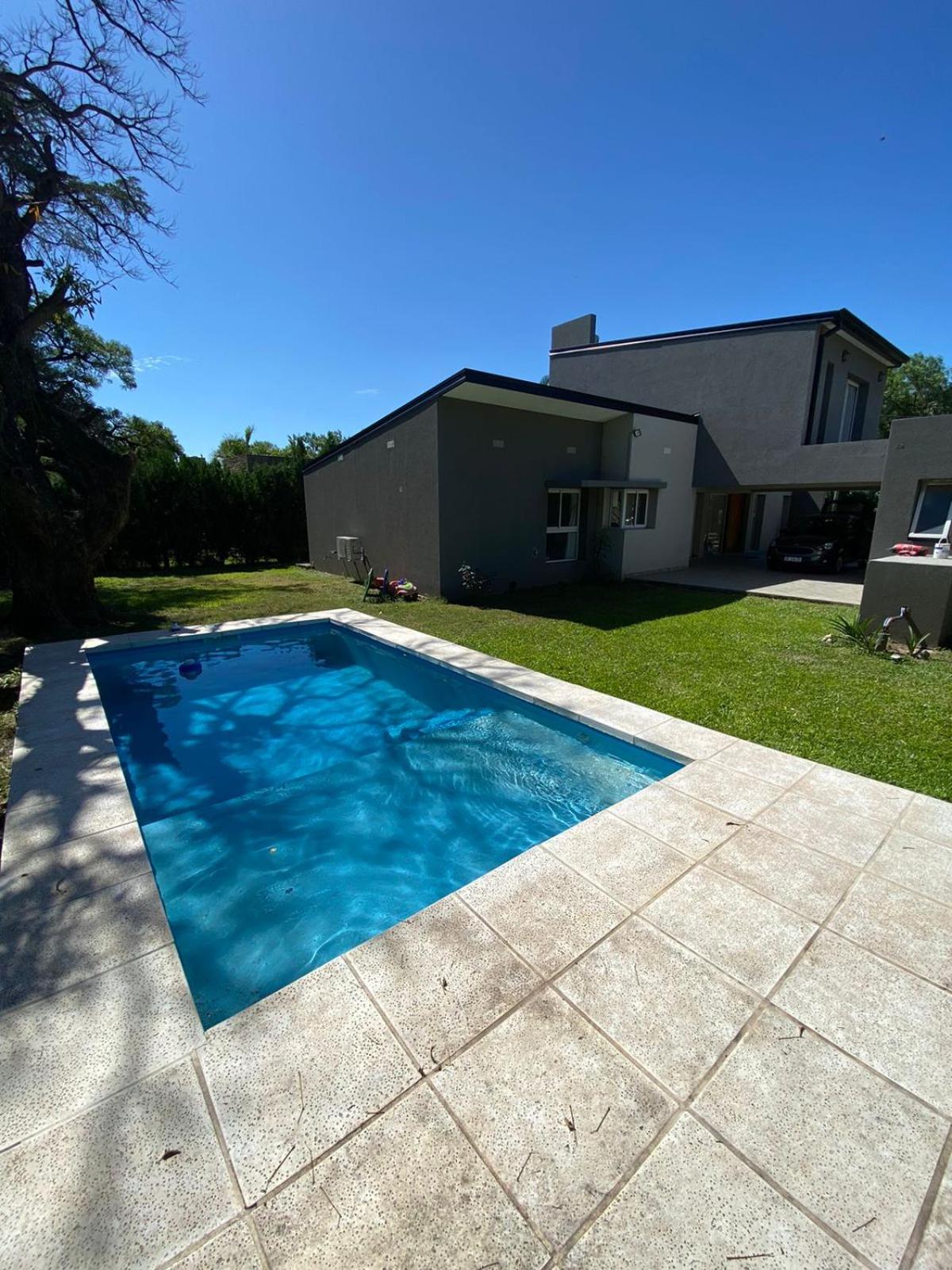 Hermosa Casa en Country a estrenar