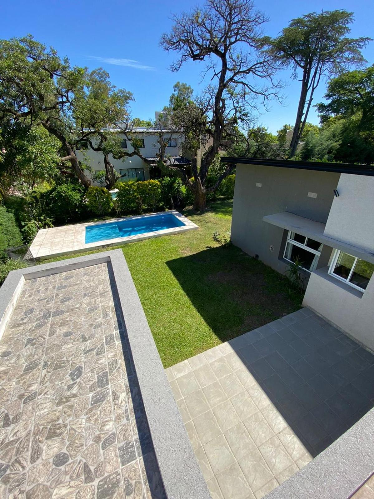 Hermosa Casa en Country a estrenar