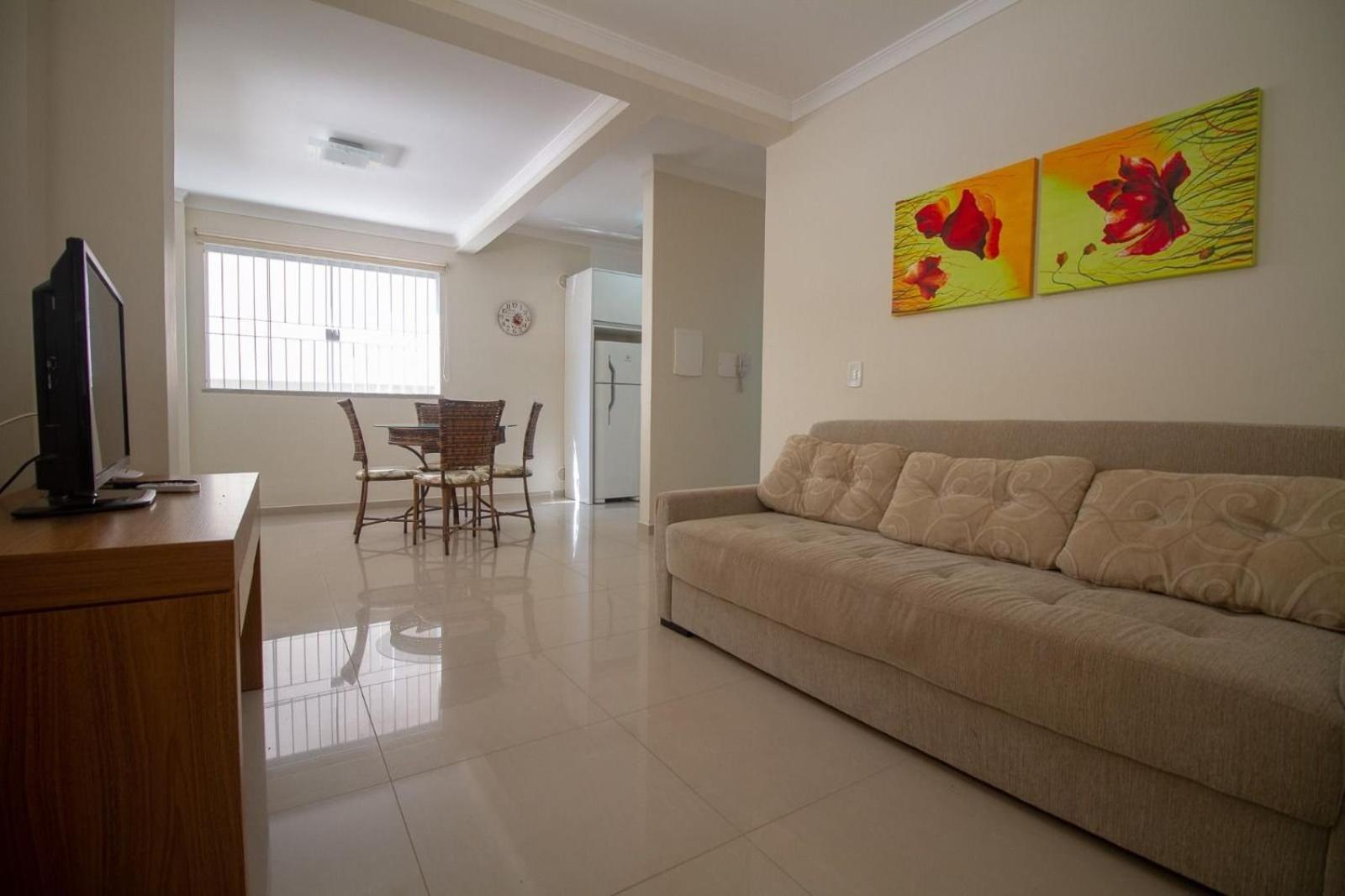 B791 - Apartamento econômico na praia de Bombas