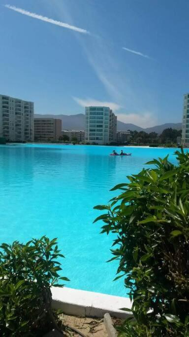 Hermoso departamento en condominio frente al mar