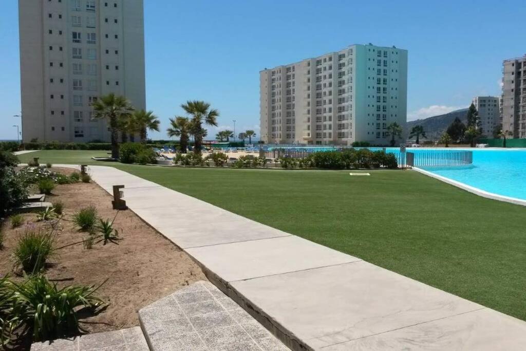 Hermoso departamento en condominio frente al mar