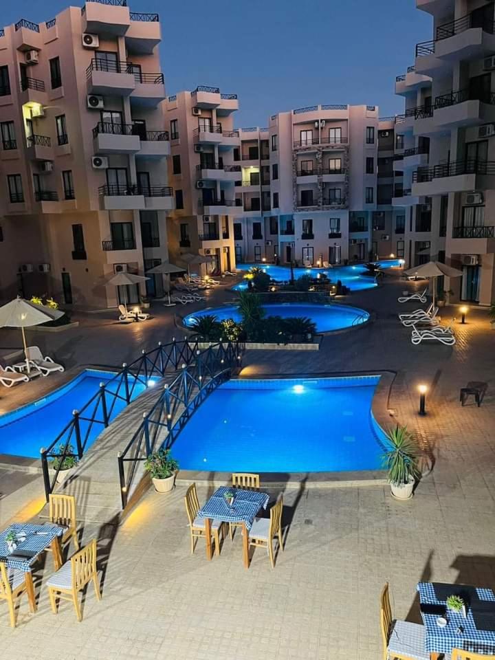 Tropical 1 bed apartment view 2