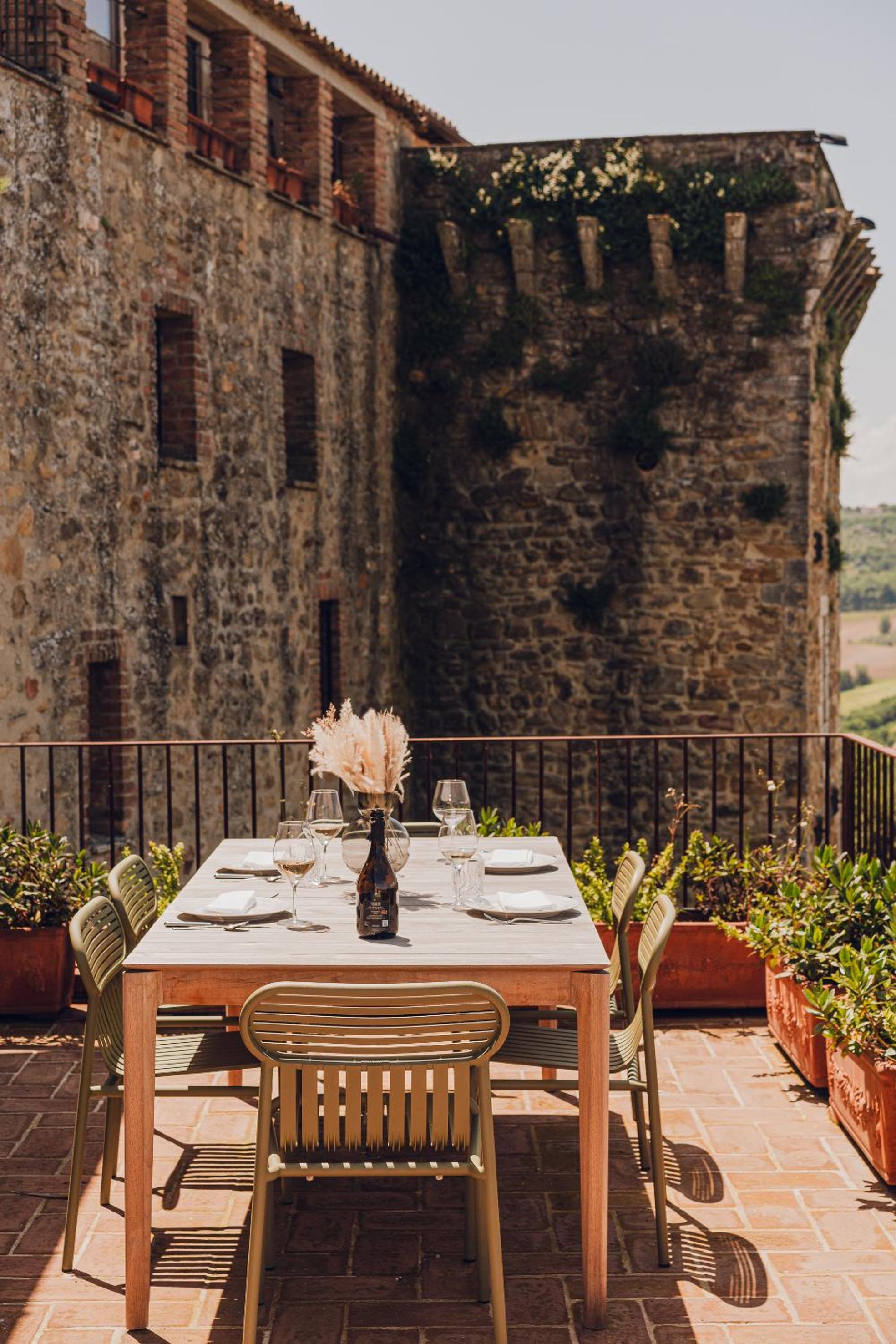 Aethos Hotel Saragano
