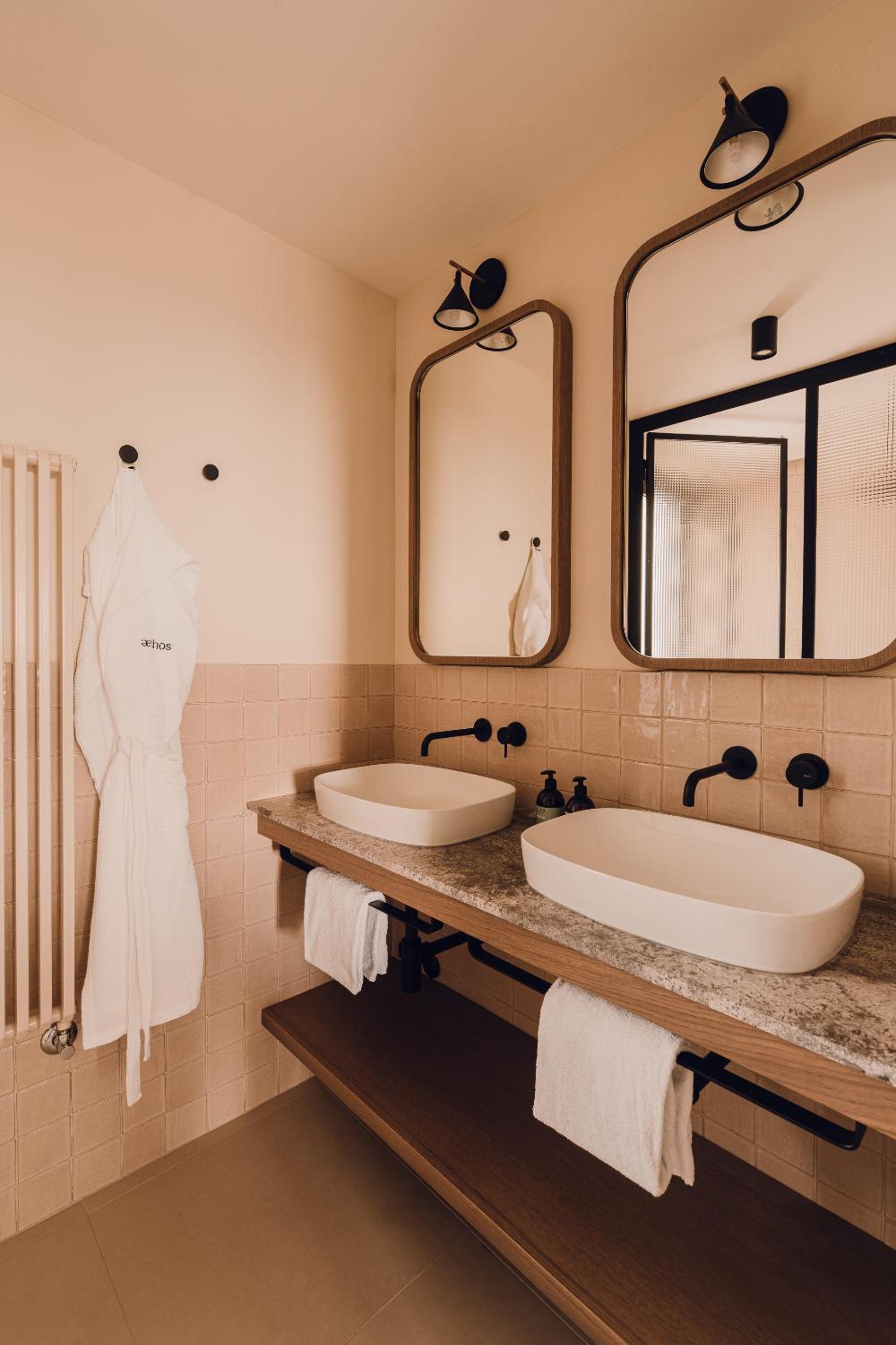Aethos Hotel Saragano