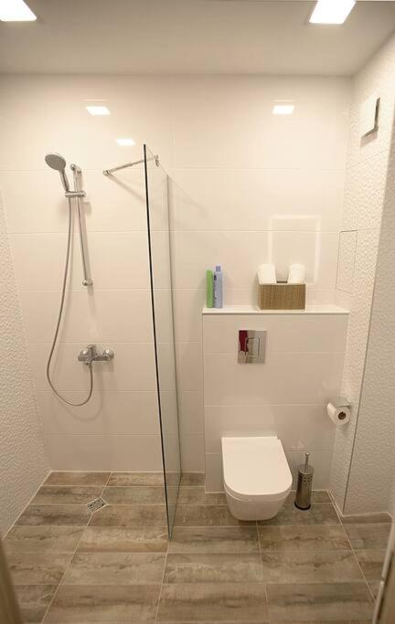 Modern Turquoise Apartment/free WiFi
