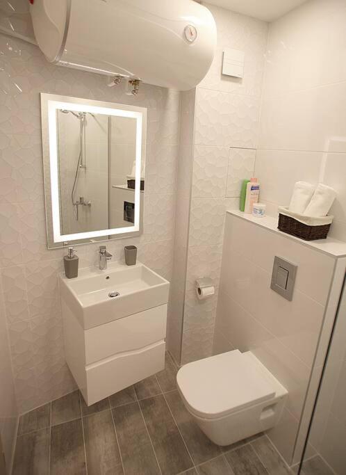 Modern Turquoise Apartment/free WiFi