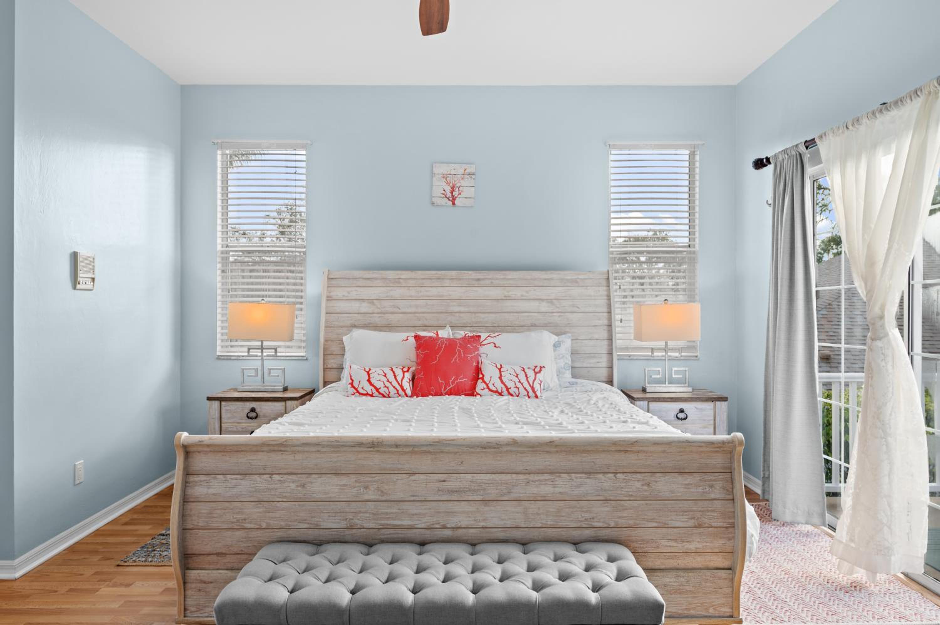 Cozy 3 Bedroom Plus Den Home in Naples